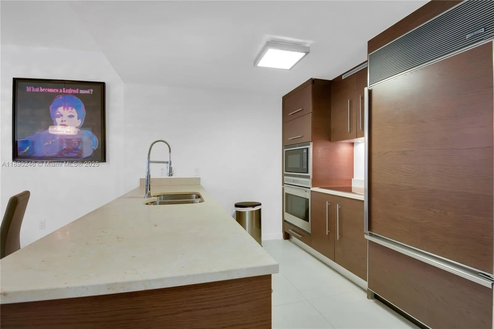 475 Brickell Ave # 4711, Miami, FL 33131 photo 4