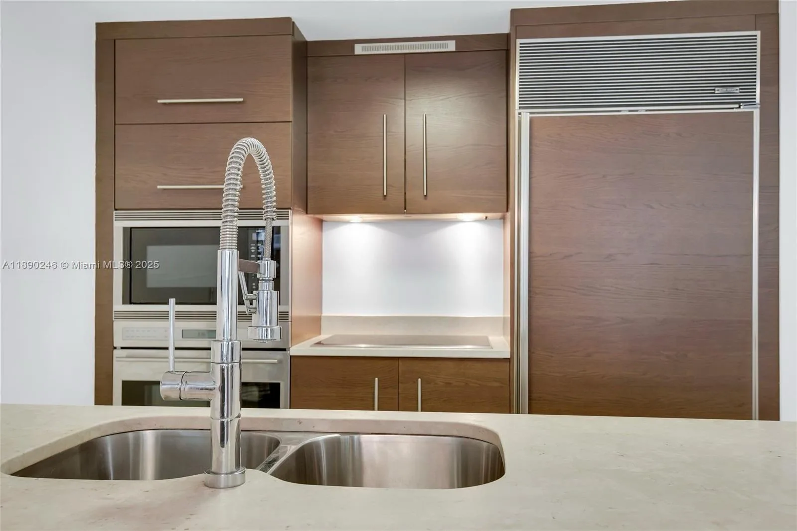 475 Brickell Ave # 4711, Miami, FL 33131 photo 5