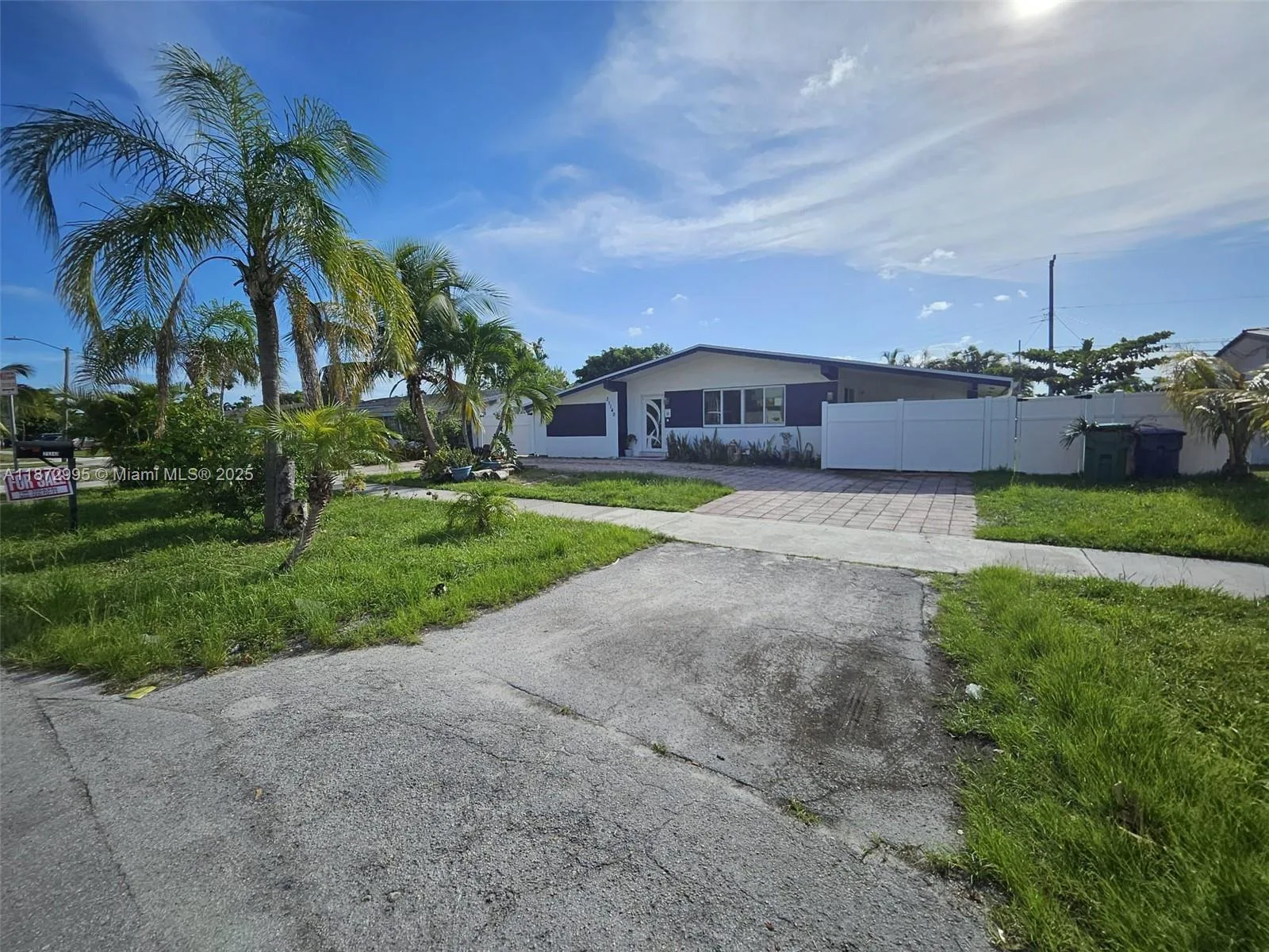 21140 NE 26th Ave, Miami, FL 33180 photo 2