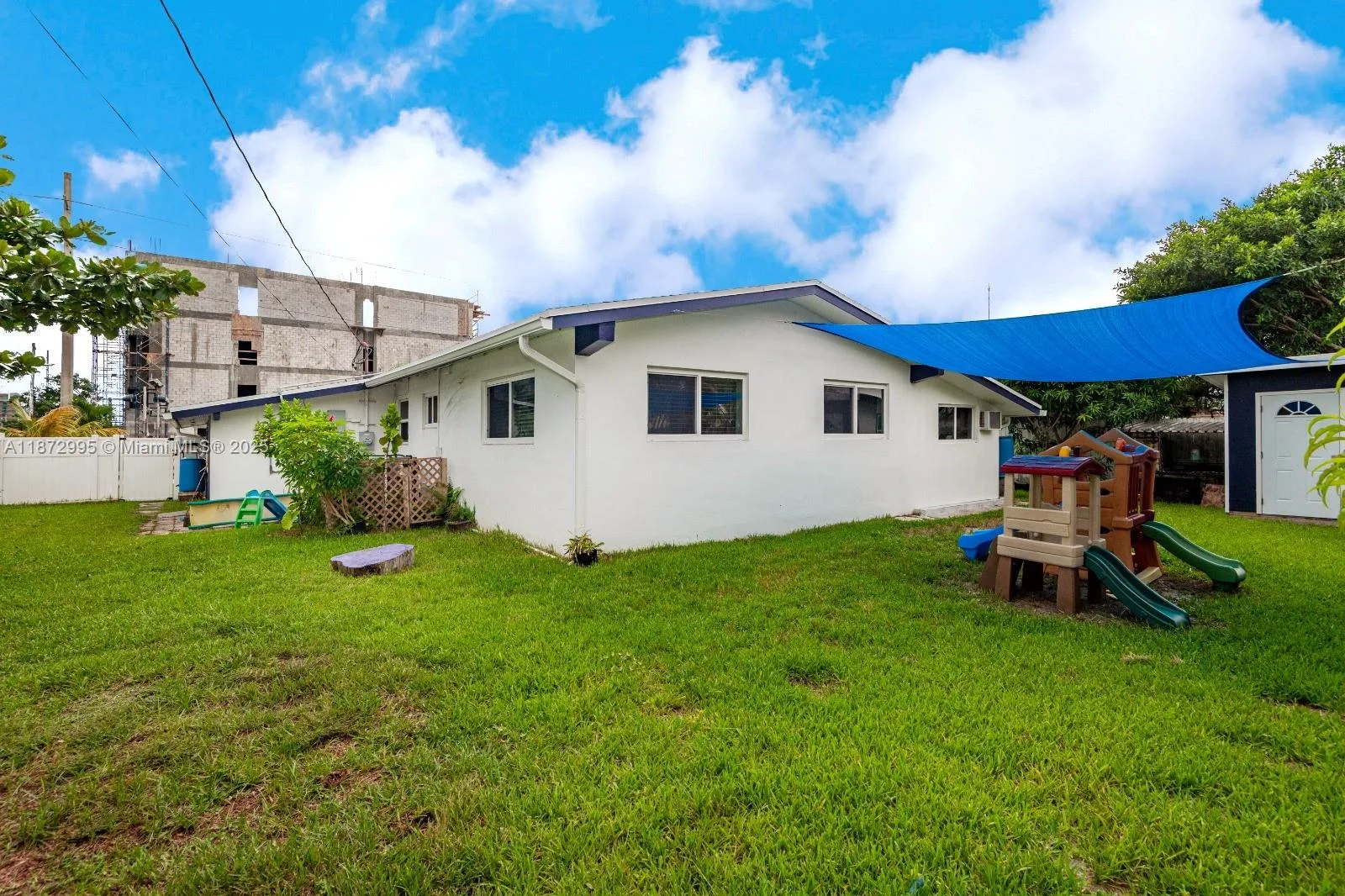 21140 NE 26th Ave, Miami, FL 33180 photo 3