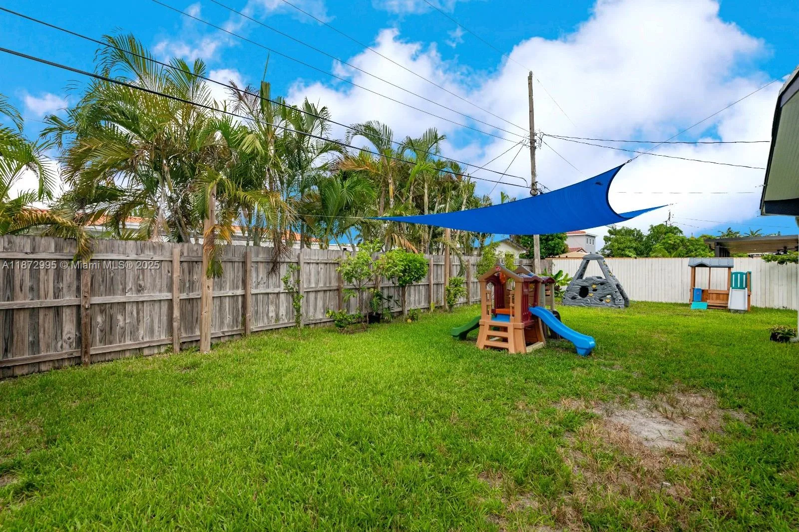 21140 NE 26th Ave, Miami, FL 33180 photo 4