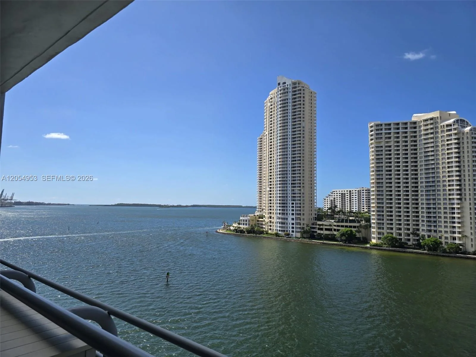 335 S Biscayne Blvd # 907, Miami, FL 33131