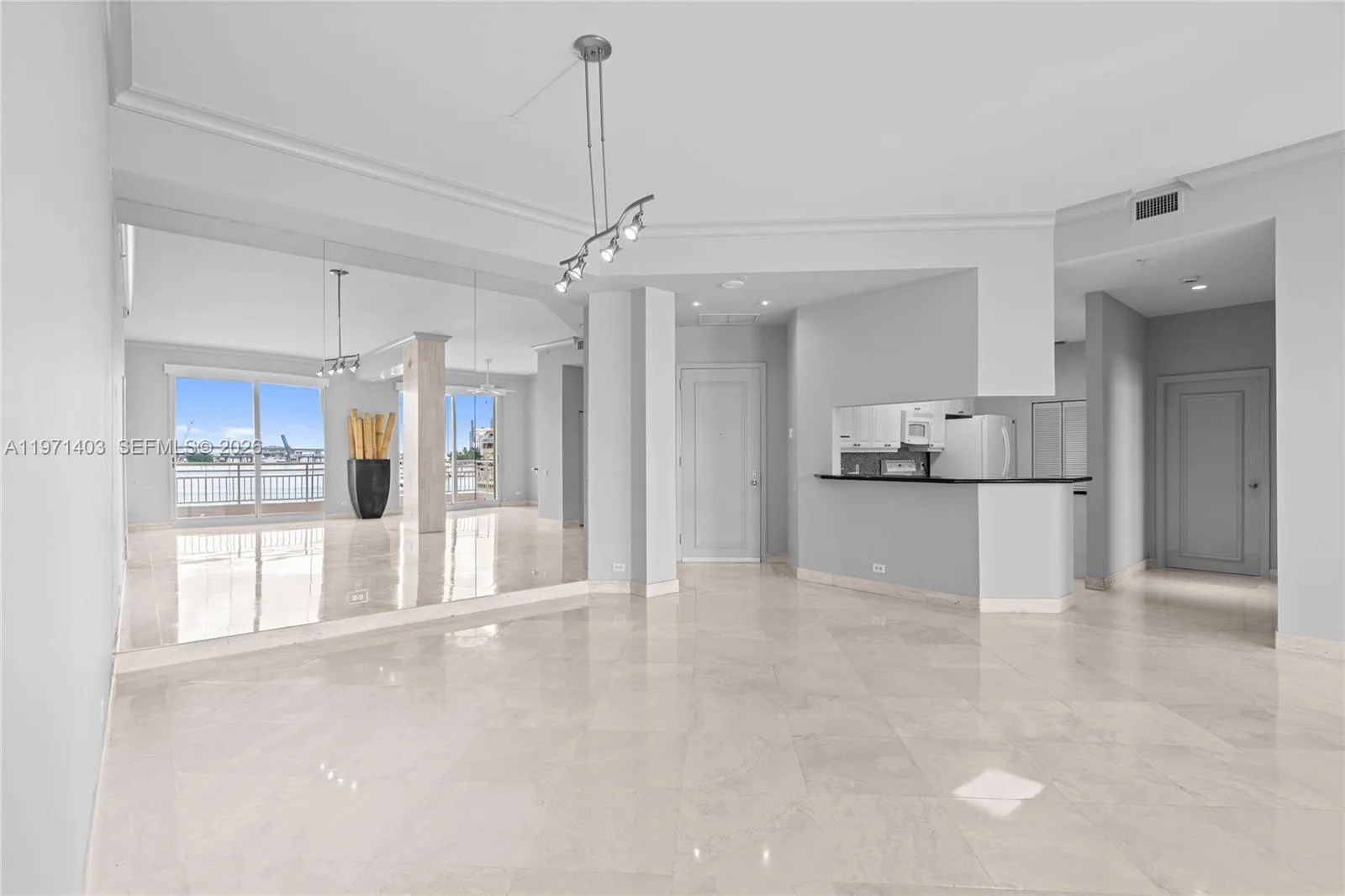 888 Brickell Key Dr # 408, Miami, FL 33131 photo 10