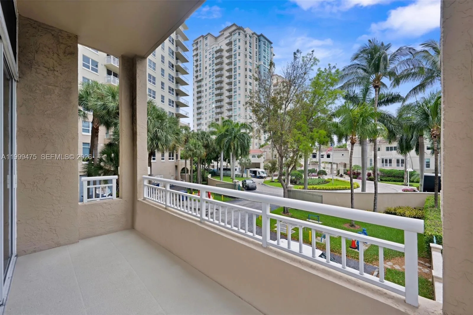 19501 W Country Club Dr # 208, Aventura, FL 33180 photo 13
