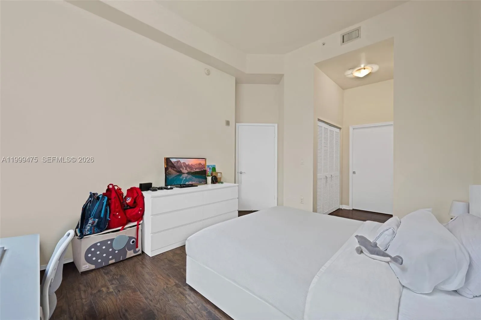 19501 W Country Club Dr # 208, Aventura, FL 33180 photo 8