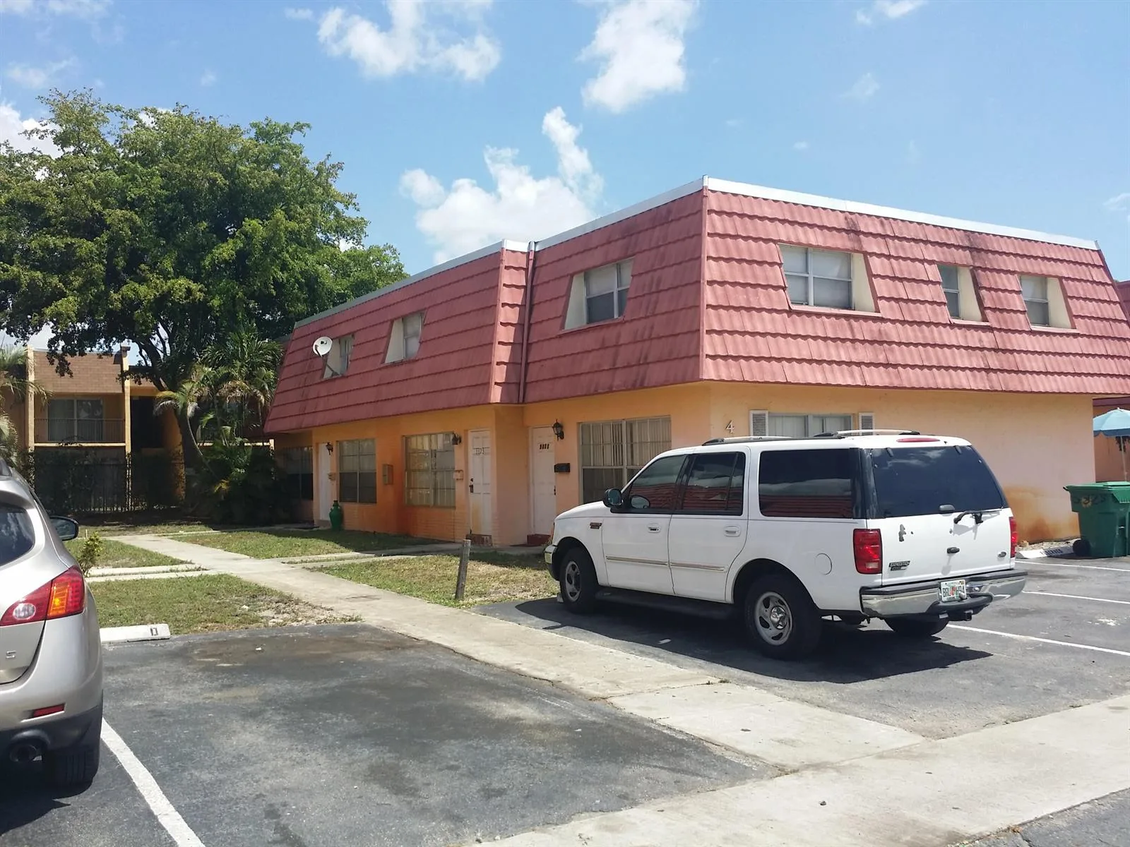 5323 NW 27TH Street # B4, Lauderhill, FL 33313