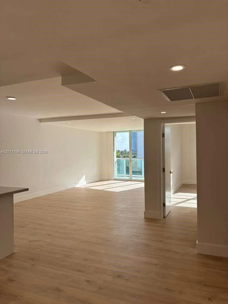 19390 Collins Ave # 520, Sunny Isles Beach, FL 33160