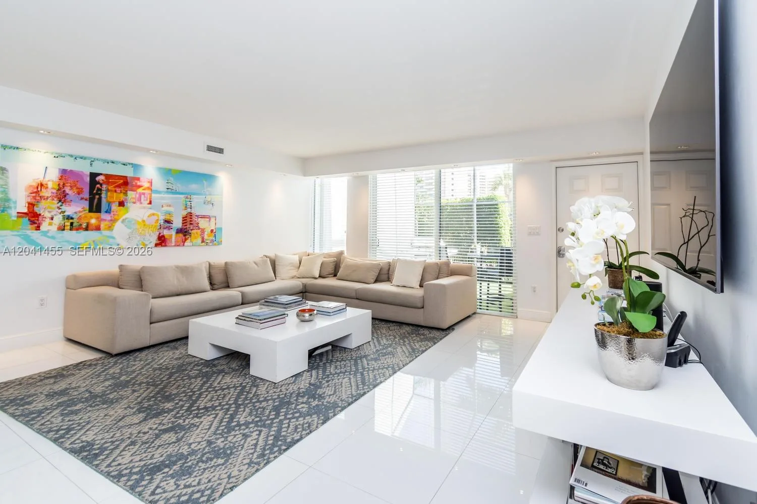 425 Grapetree Dr # 206, Key Biscayne, FL 33149 photo 2