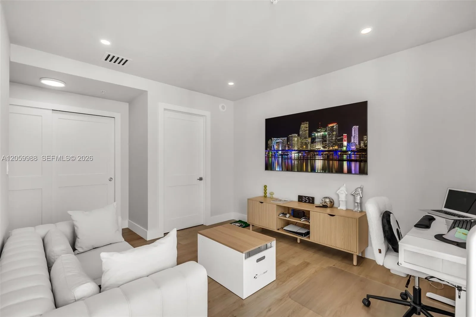 92 SW 3rd St # 5204, Miami, FL 33130 photo 10