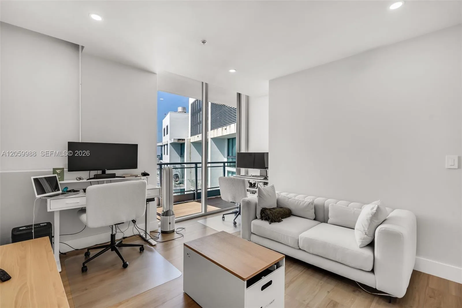 92 SW 3rd St # 5204, Miami, FL 33130 photo 11
