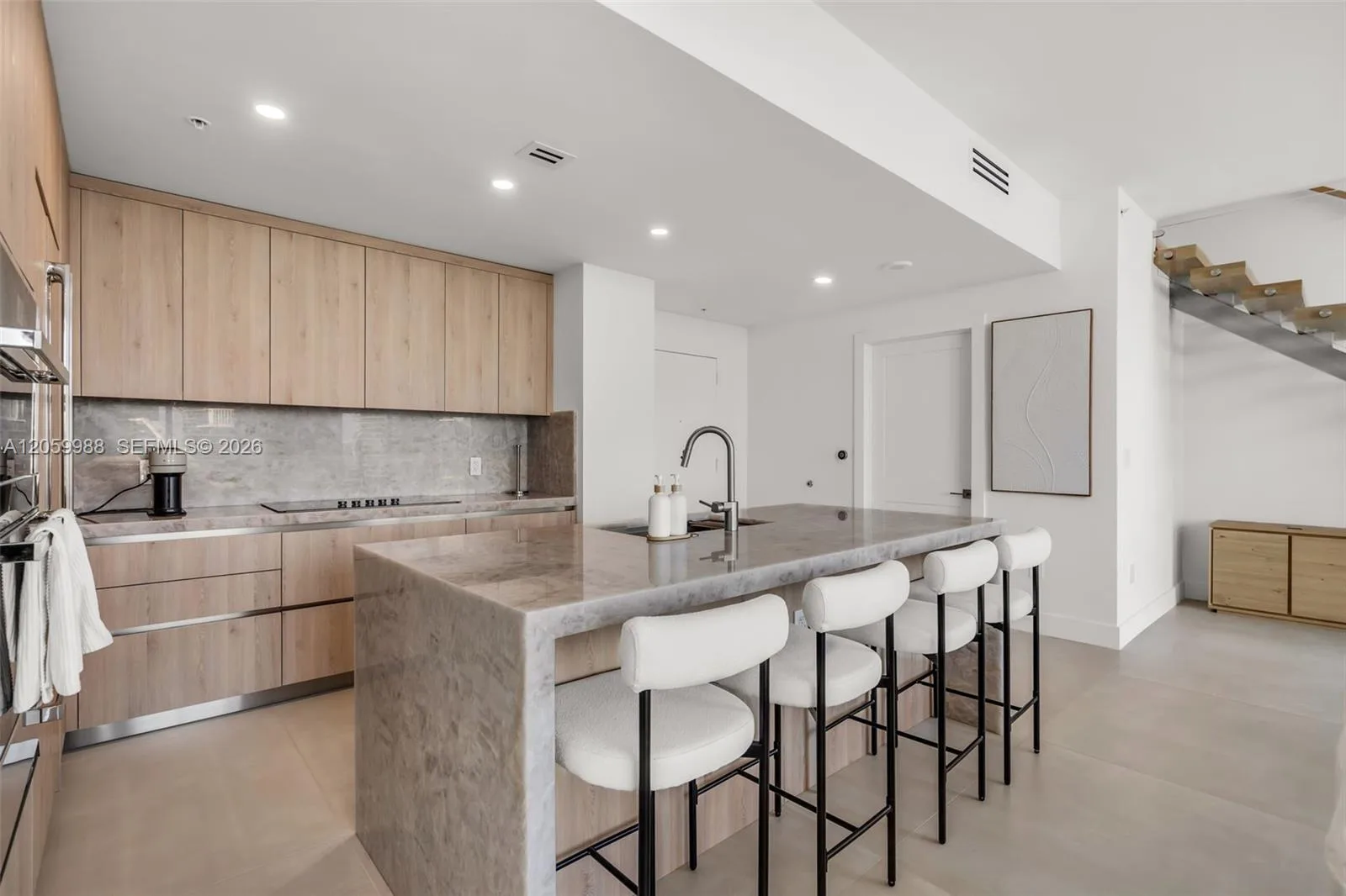 92 SW 3rd St # 5204, Miami, FL 33130 photo 2