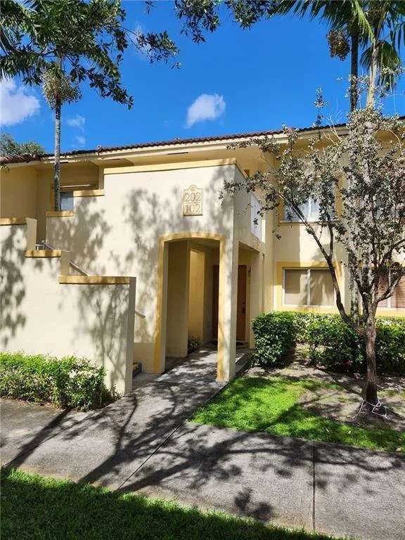 4775 SW 62nd Avenue # 102, Davie, FL 33314