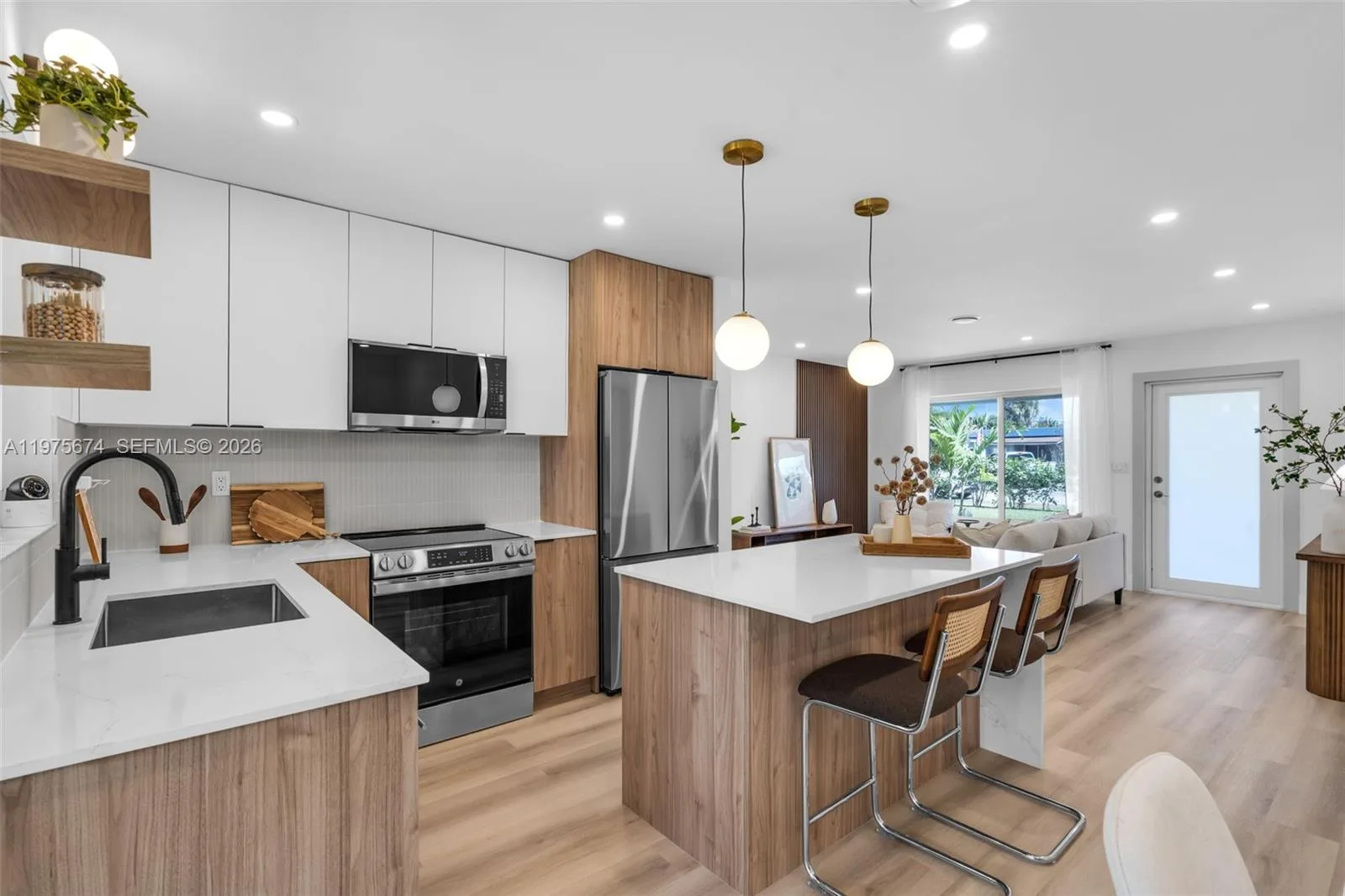4401 NE 13th Ave, Oakland Park, FL 33334