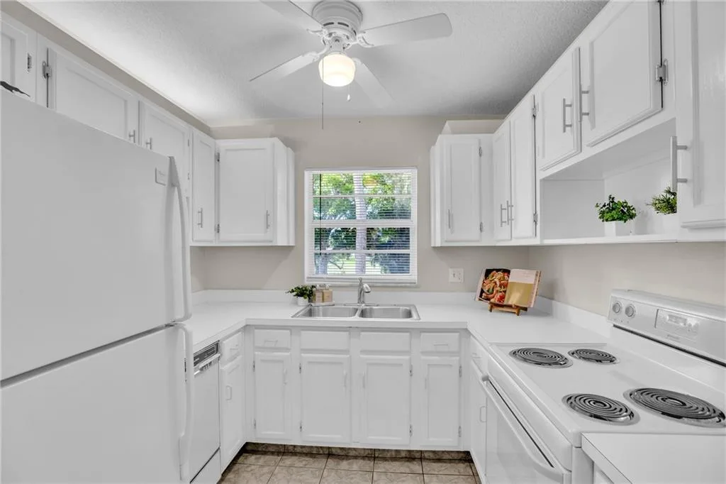 17 Vista Palm Lane # 201, Vero Beach, FL 32962 — zdjęcie 3