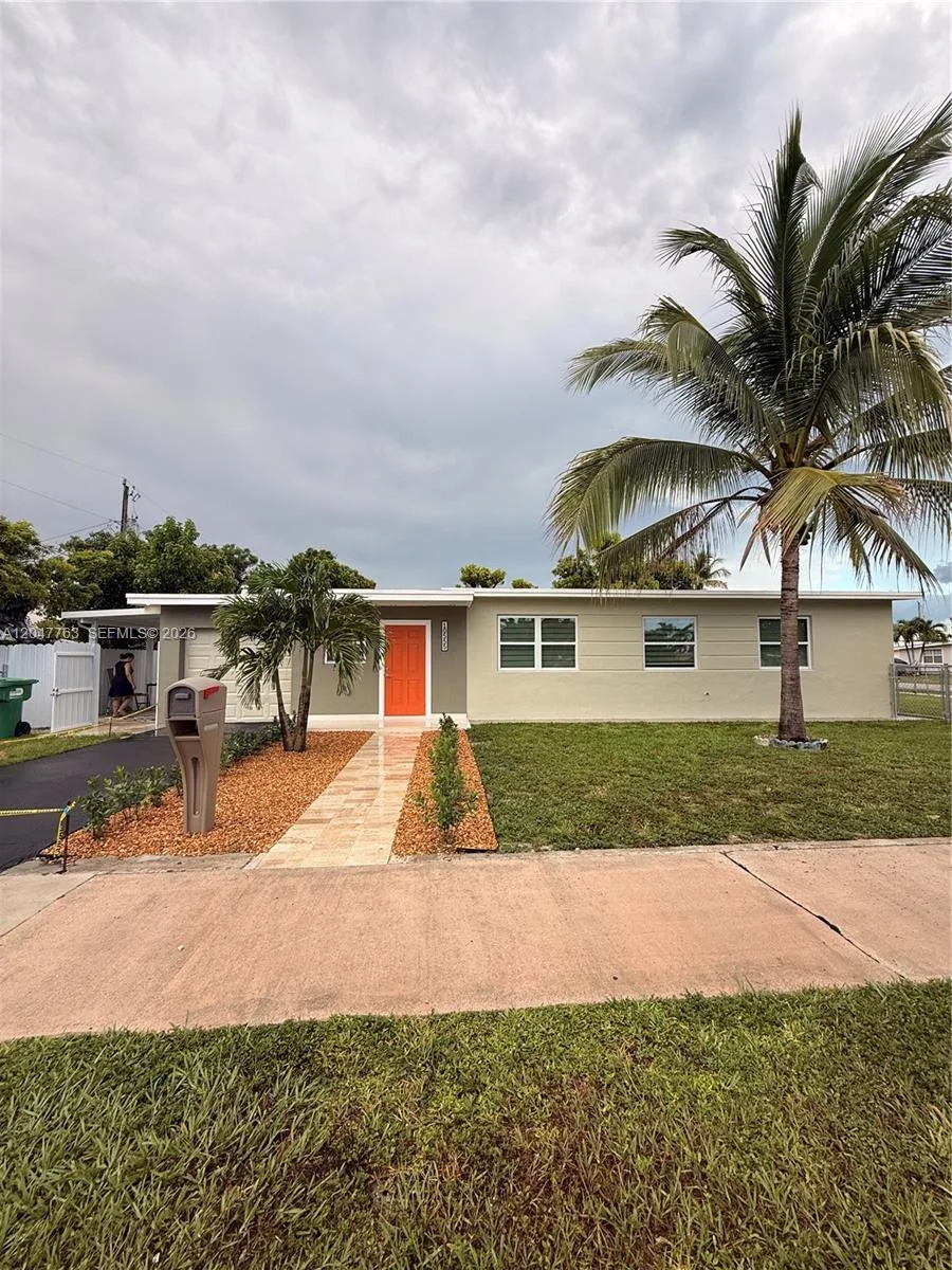 10555 SW 32nd St, Miami, FL 33165