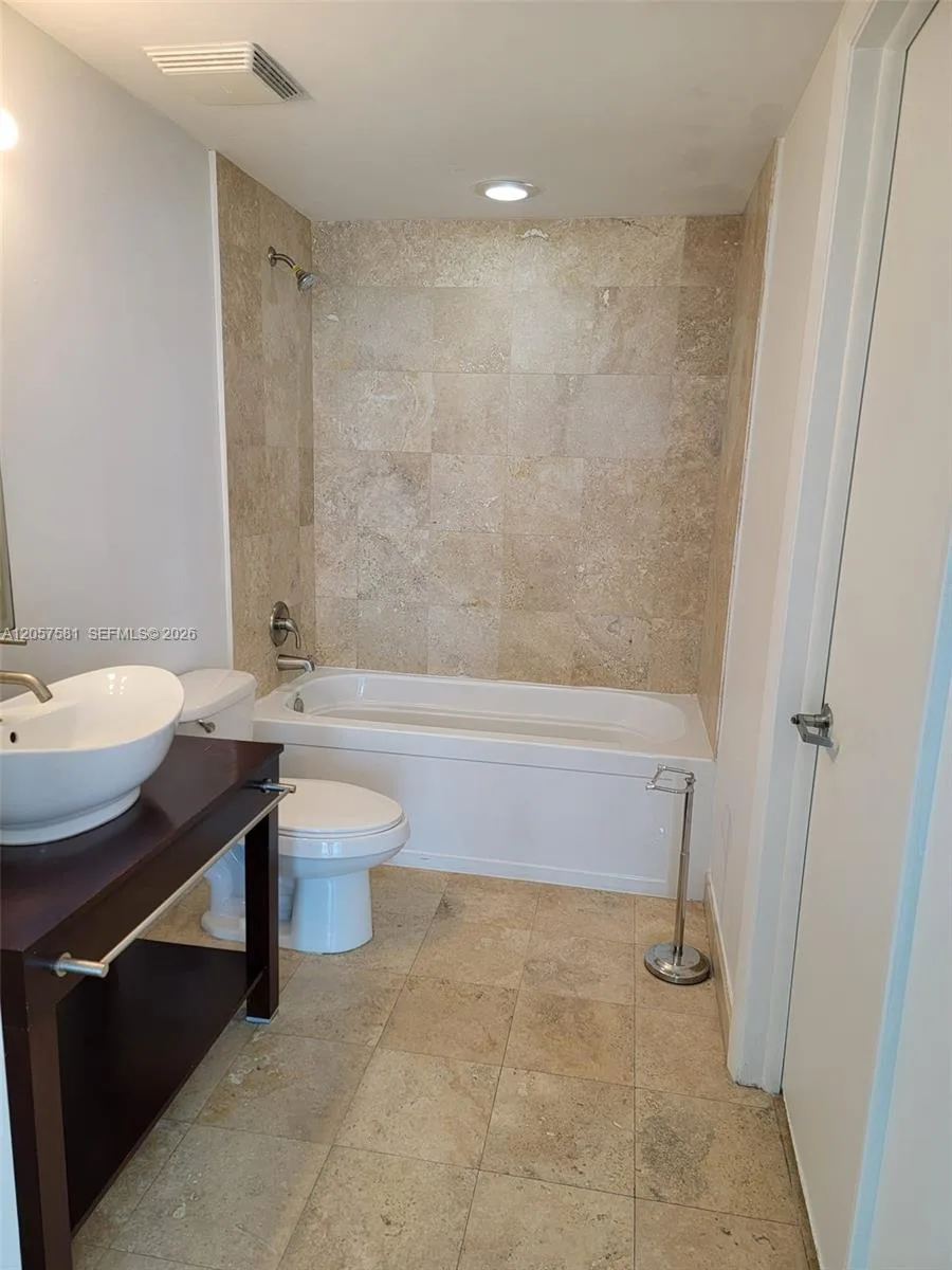 350 S Miami Ave # 1515, Miami, FL 33130 photo 12