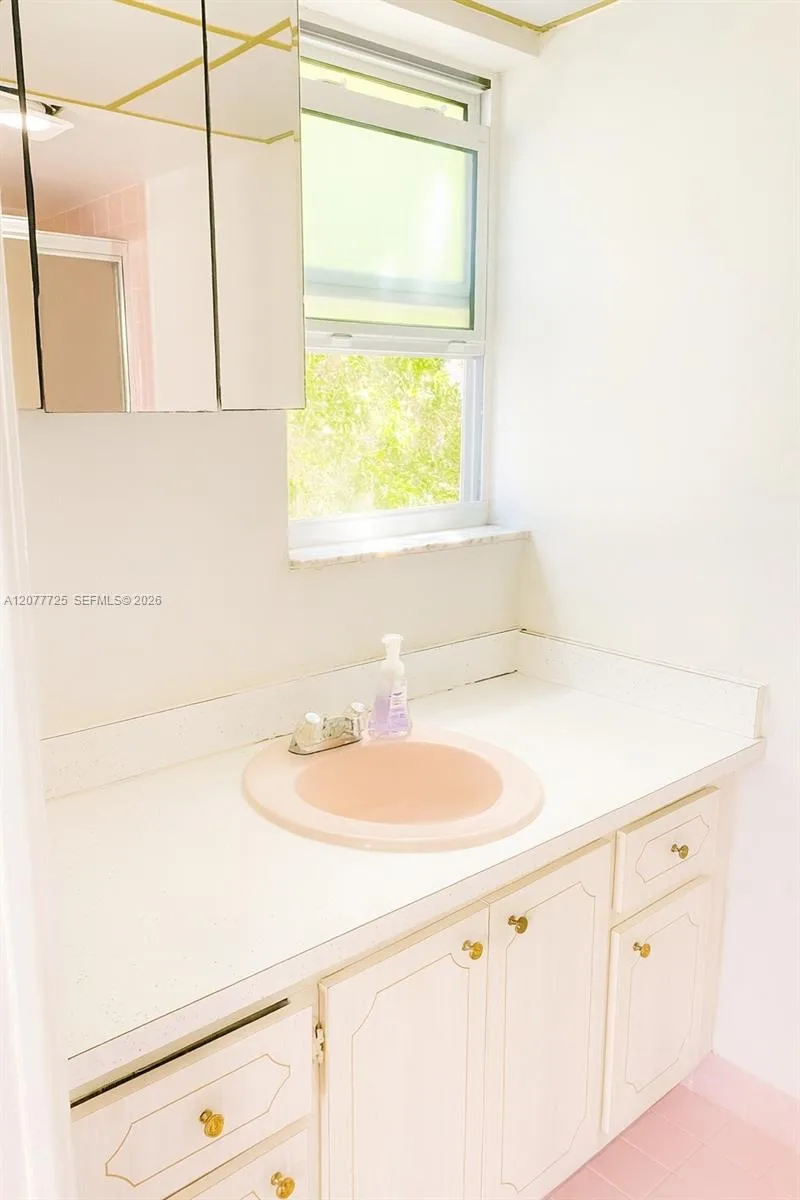 610 NE 12th Ave # 308, Hallandale Beach, FL 33009 photo 10