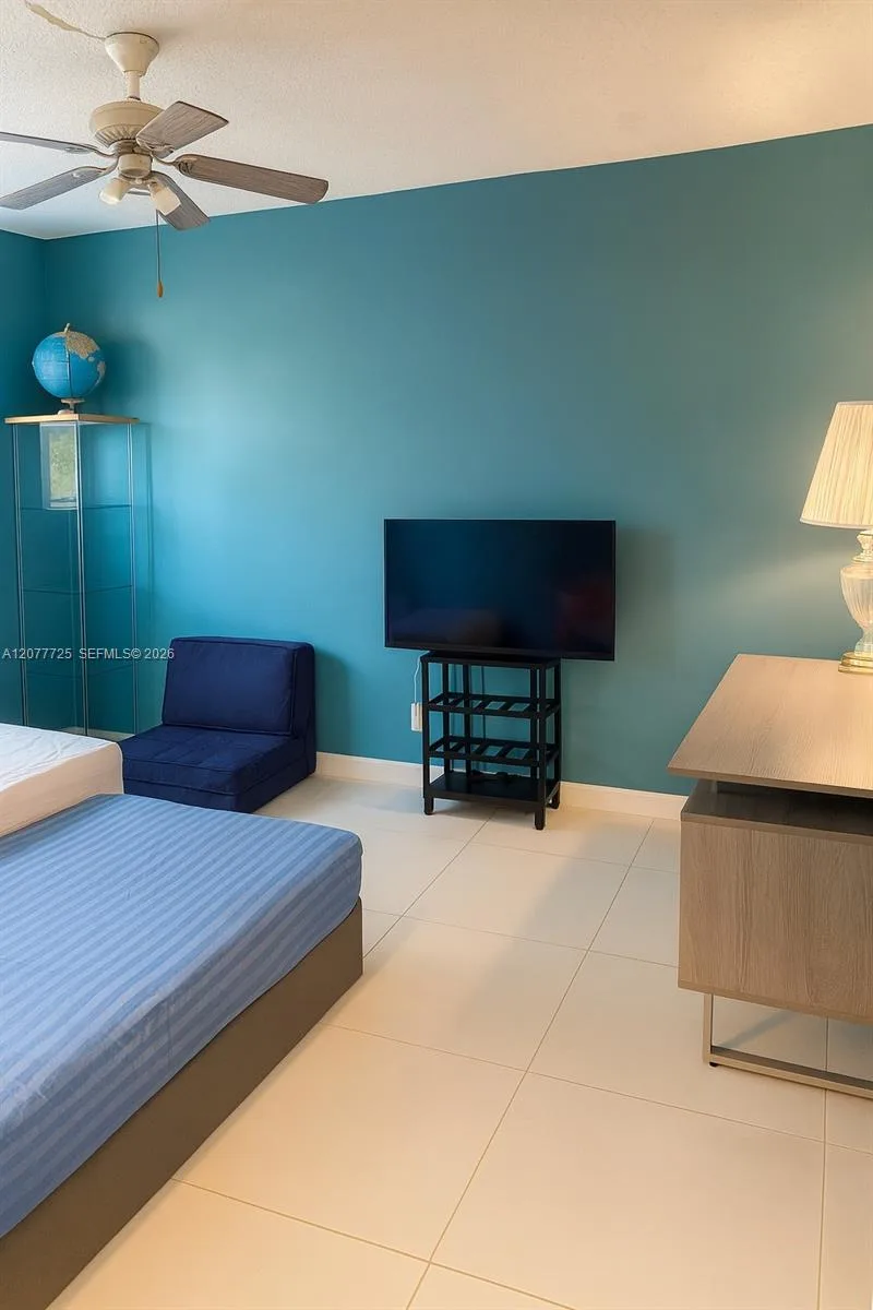 610 NE 12th Ave # 308, Hallandale Beach, FL 33009 photo 12