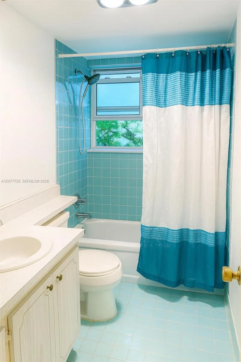 610 NE 12th Ave # 308, Hallandale Beach, FL 33009 photo 7
