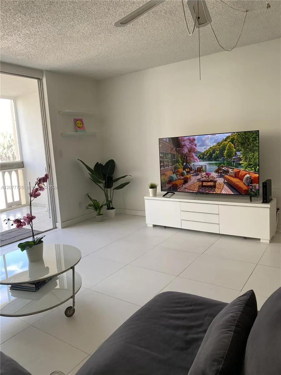 610 NE 12th Ave # 308, Hallandale Beach, FL 33009 photo 9