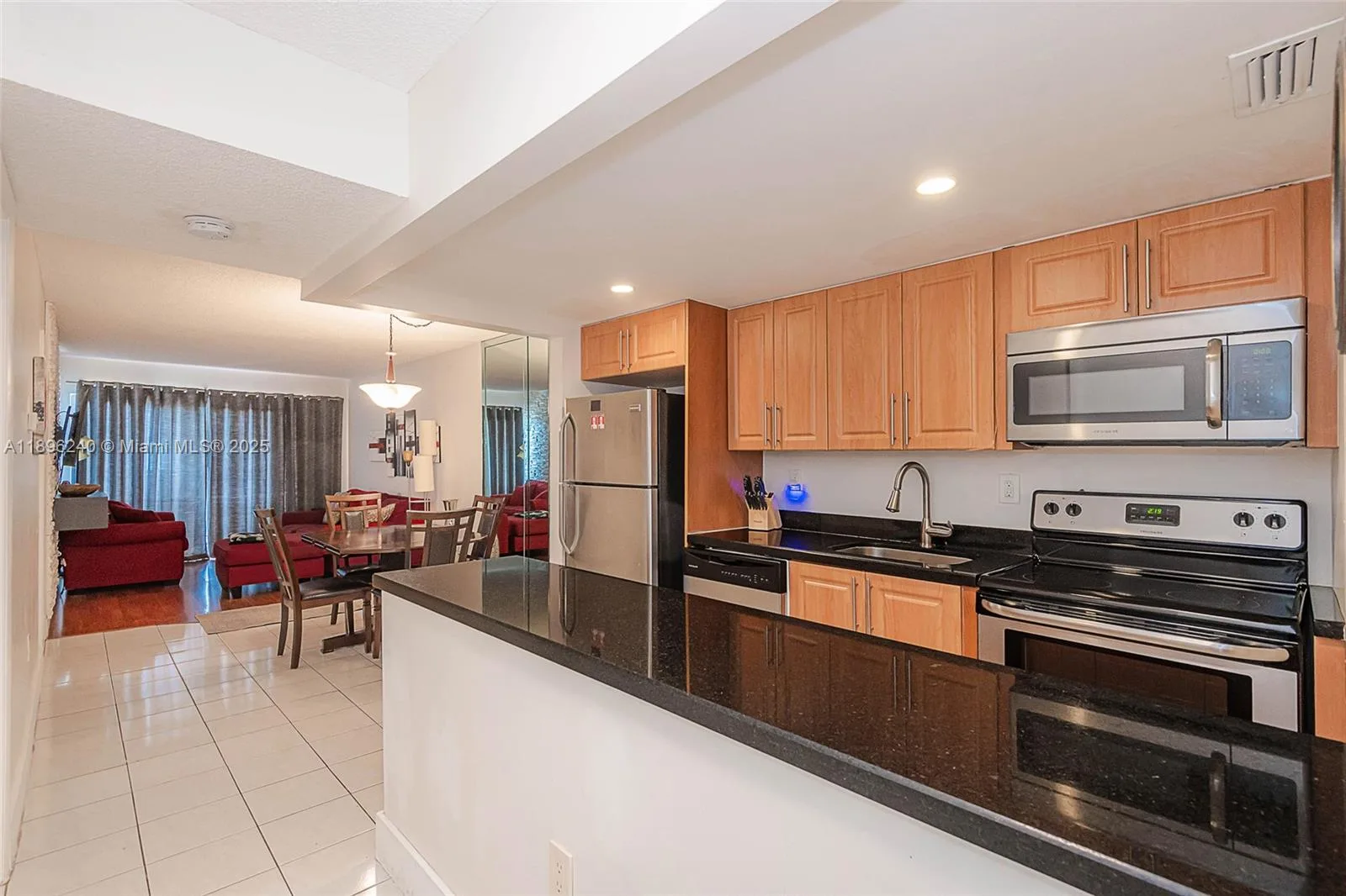 201 178th Dr # 426, Sunny Isles Beach, FL 33160 photo 4