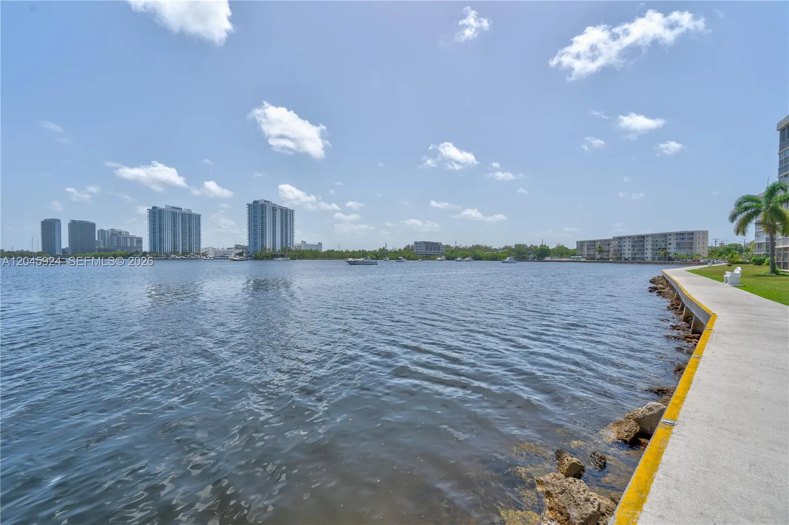 3000 Marcos Dr # P612, Aventura, FL 33160