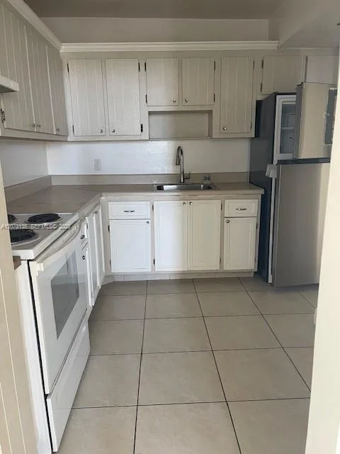 2025 NE 164th St # 801, North Miami Beach, FL 33162 photo 4