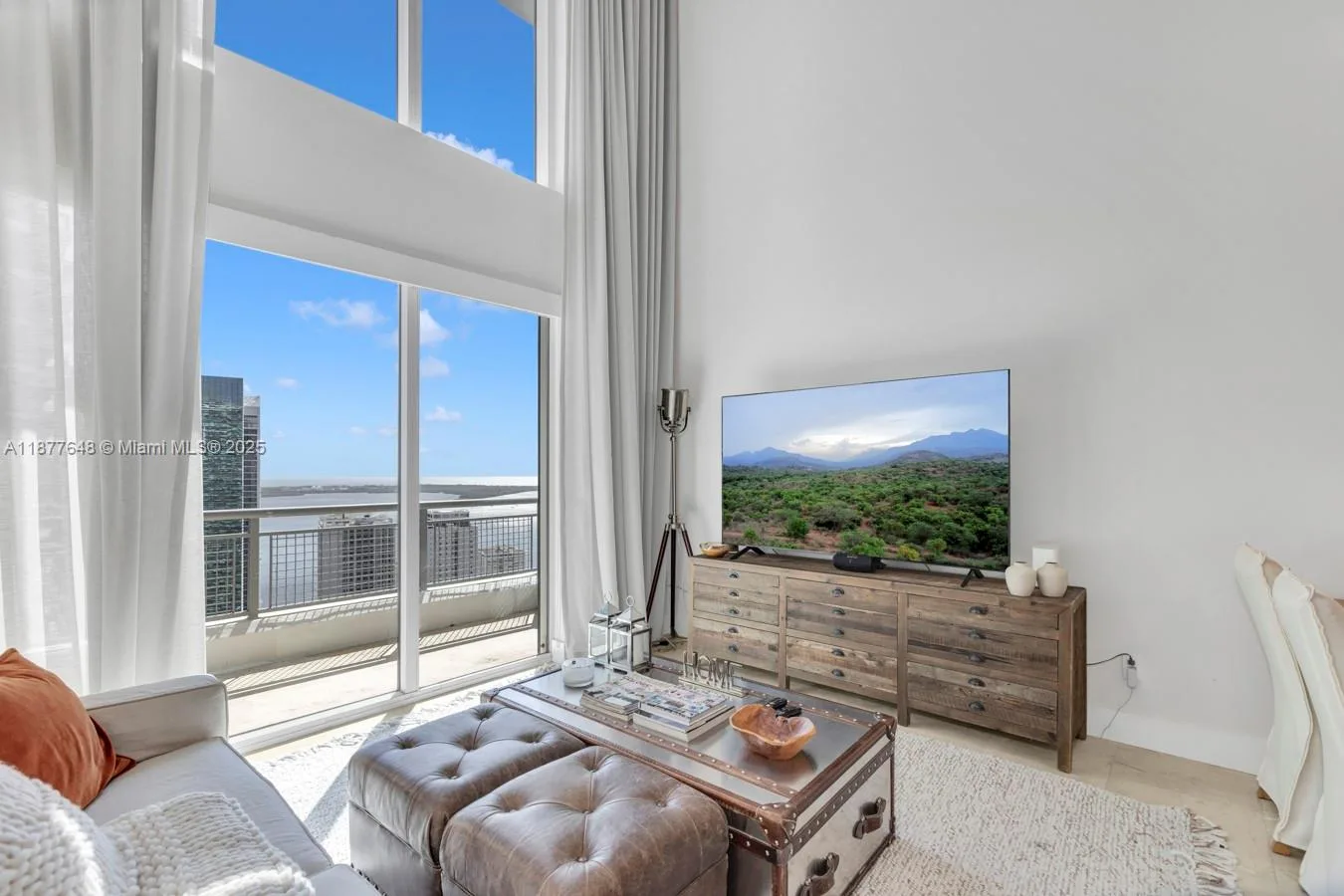 60 SW 13th St # 3402, Miami, FL 33130 photo 2
