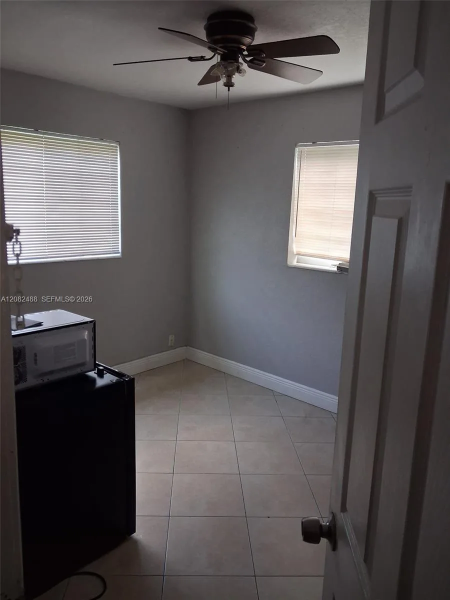 1050 NW 25th Ave # 0, Fort Lauderdale, FL 33311