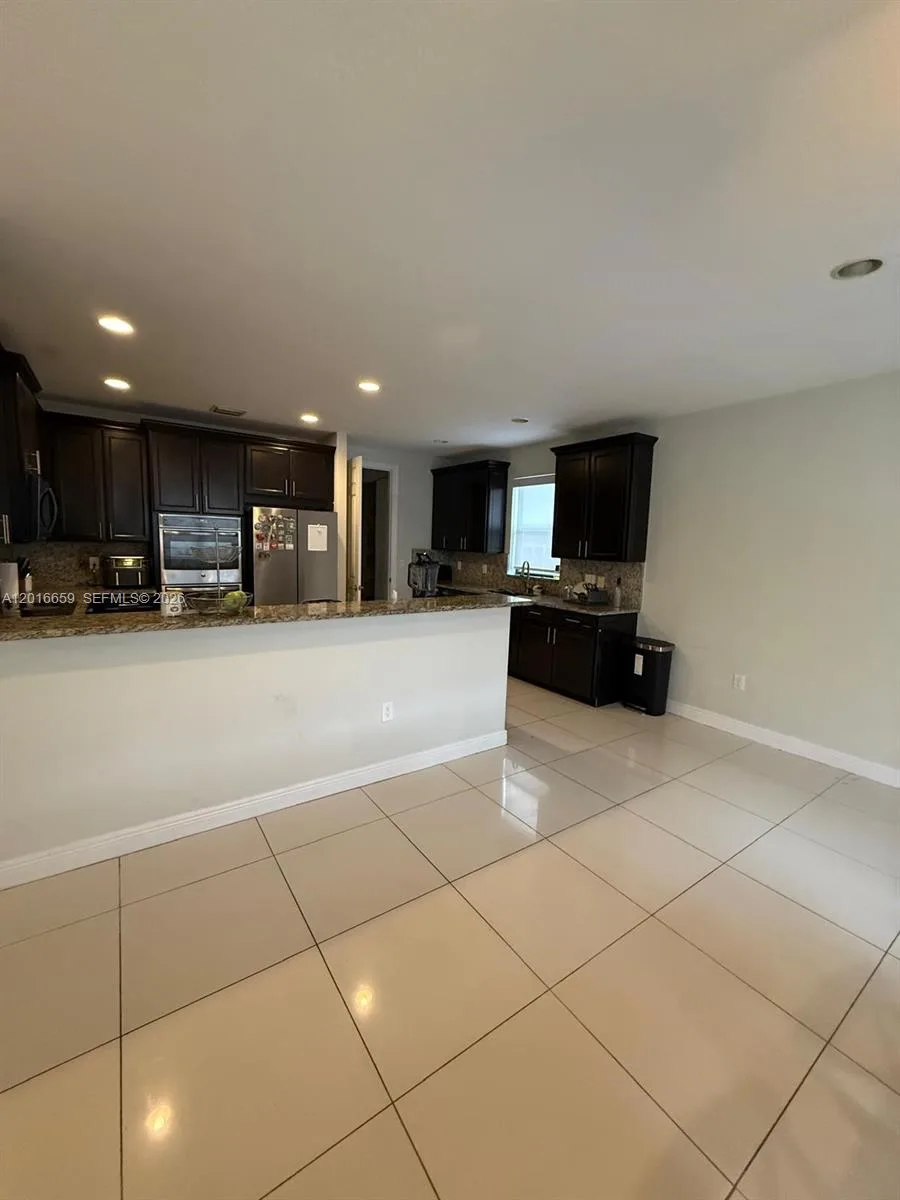 9845 NW 86th Ter, Doral, FL 33178 photo 3