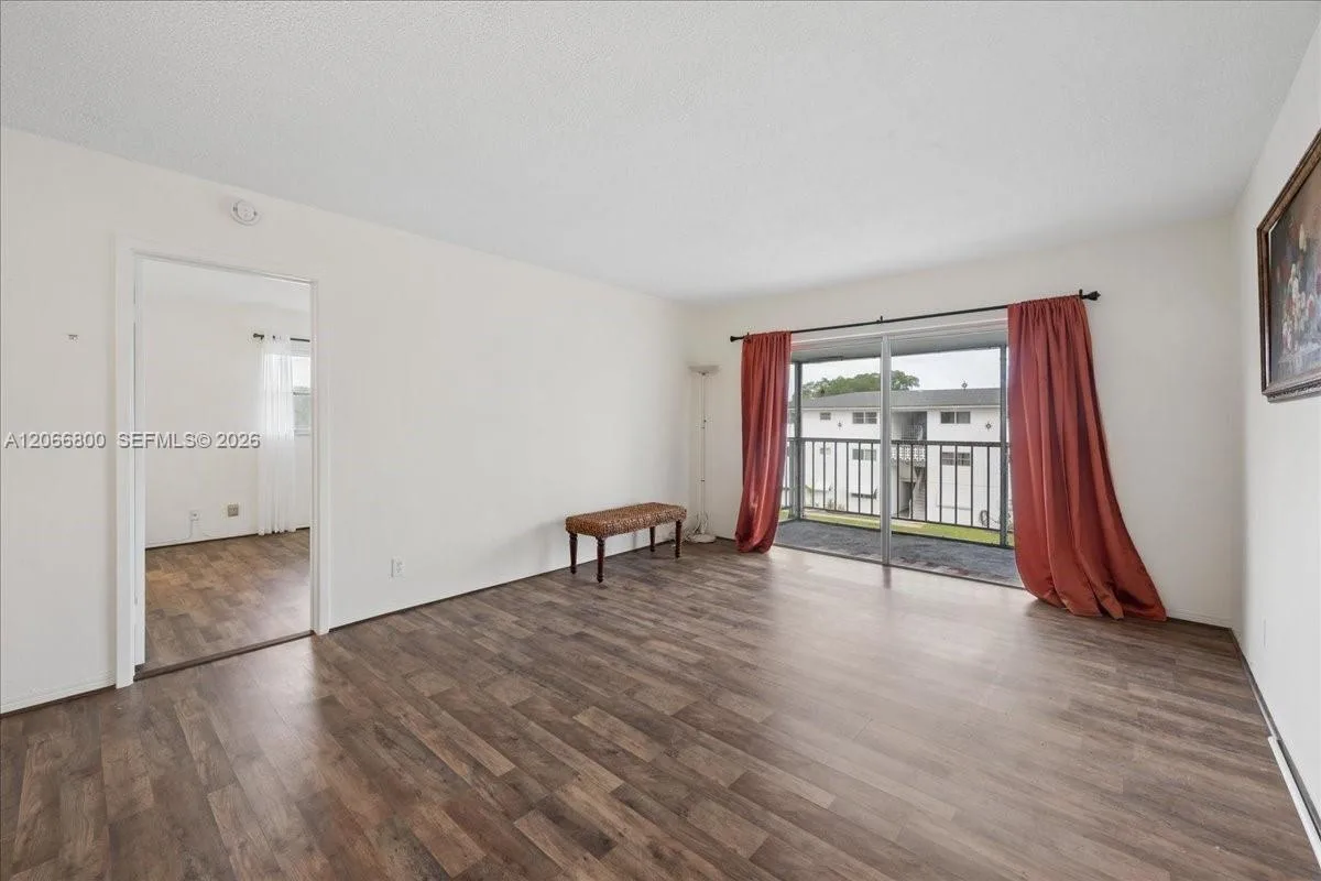 1200 Hillcrest Ct # 315, Hollywood, FL 33021