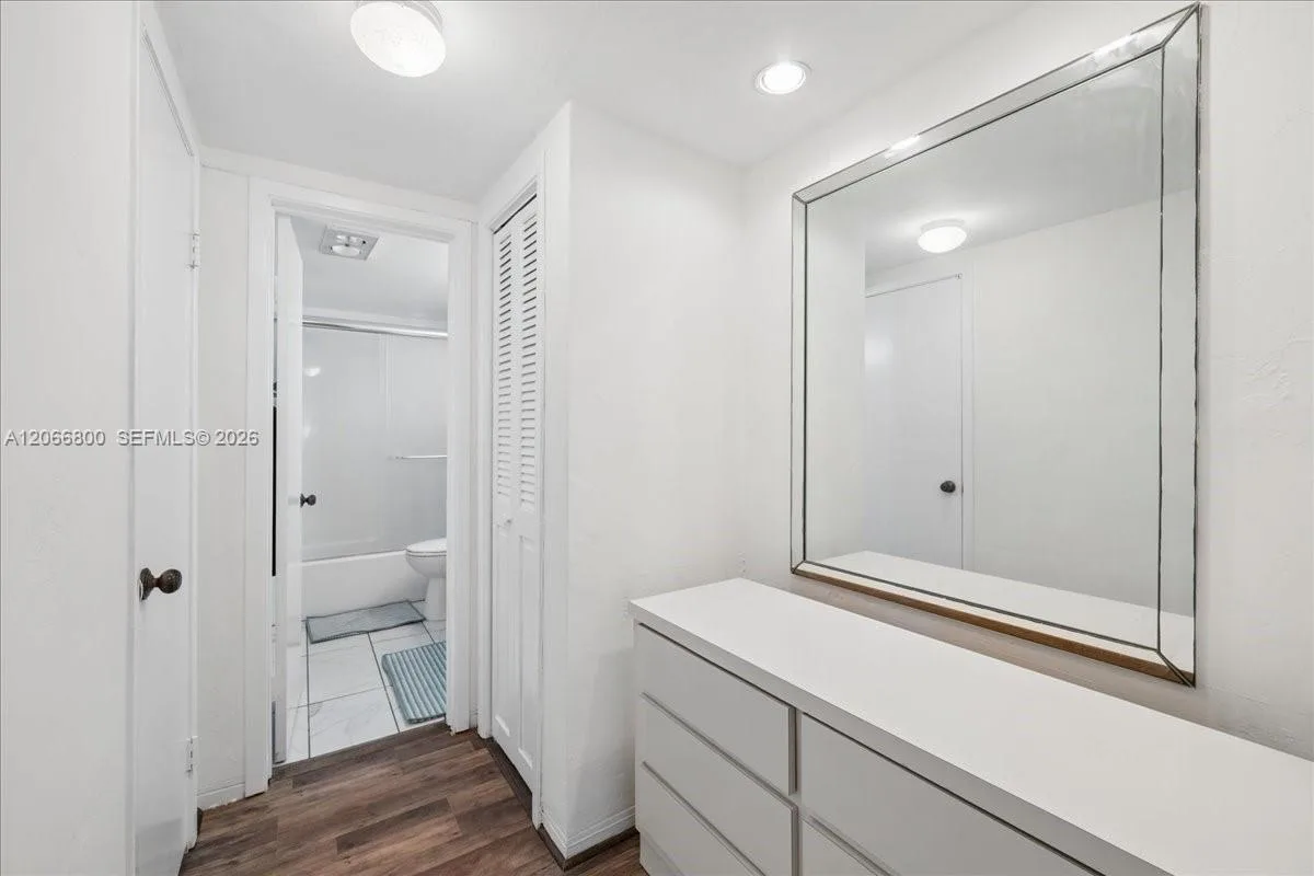 1200 Hillcrest Ct # 315, Hollywood, FL 33021 photo 10