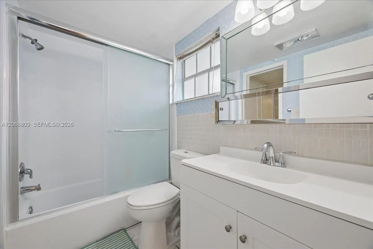 1200 Hillcrest Ct # 315, Hollywood, FL 33021 photo 11