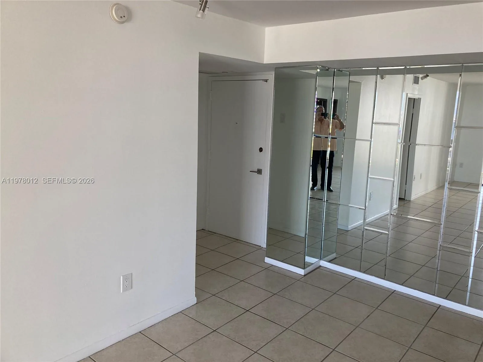 2333 Brickell Ave # 1115, Miami, FL 33129 photo 2