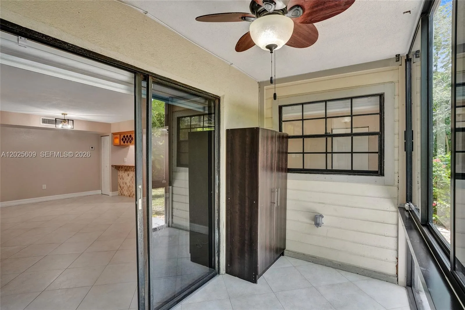 927 NE 199th St # 103, Miami, FL 33179 photo 5