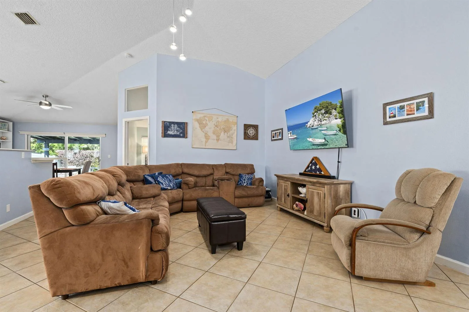 864 NW Waterlily Place, Jensen Beach, FL 34957 photo 3