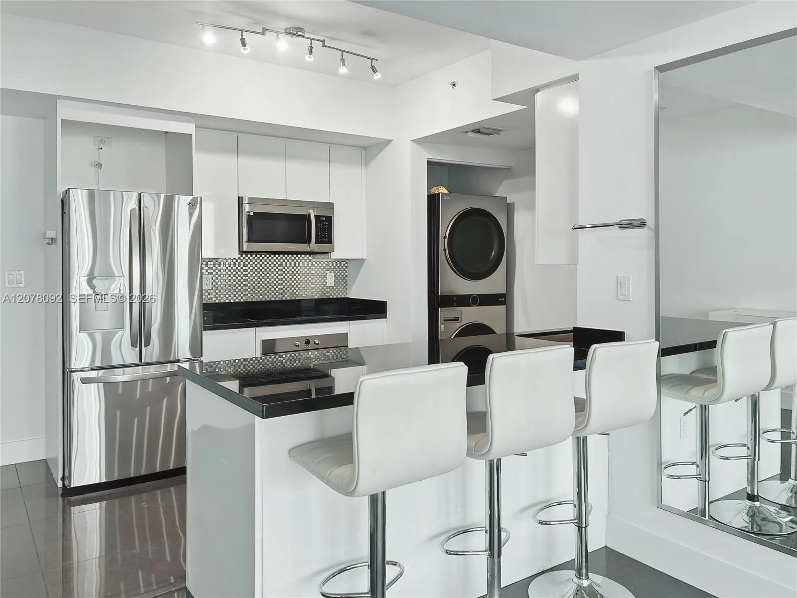 92 SW 3rd St # 2602, Miami, FL 33130 photo 12