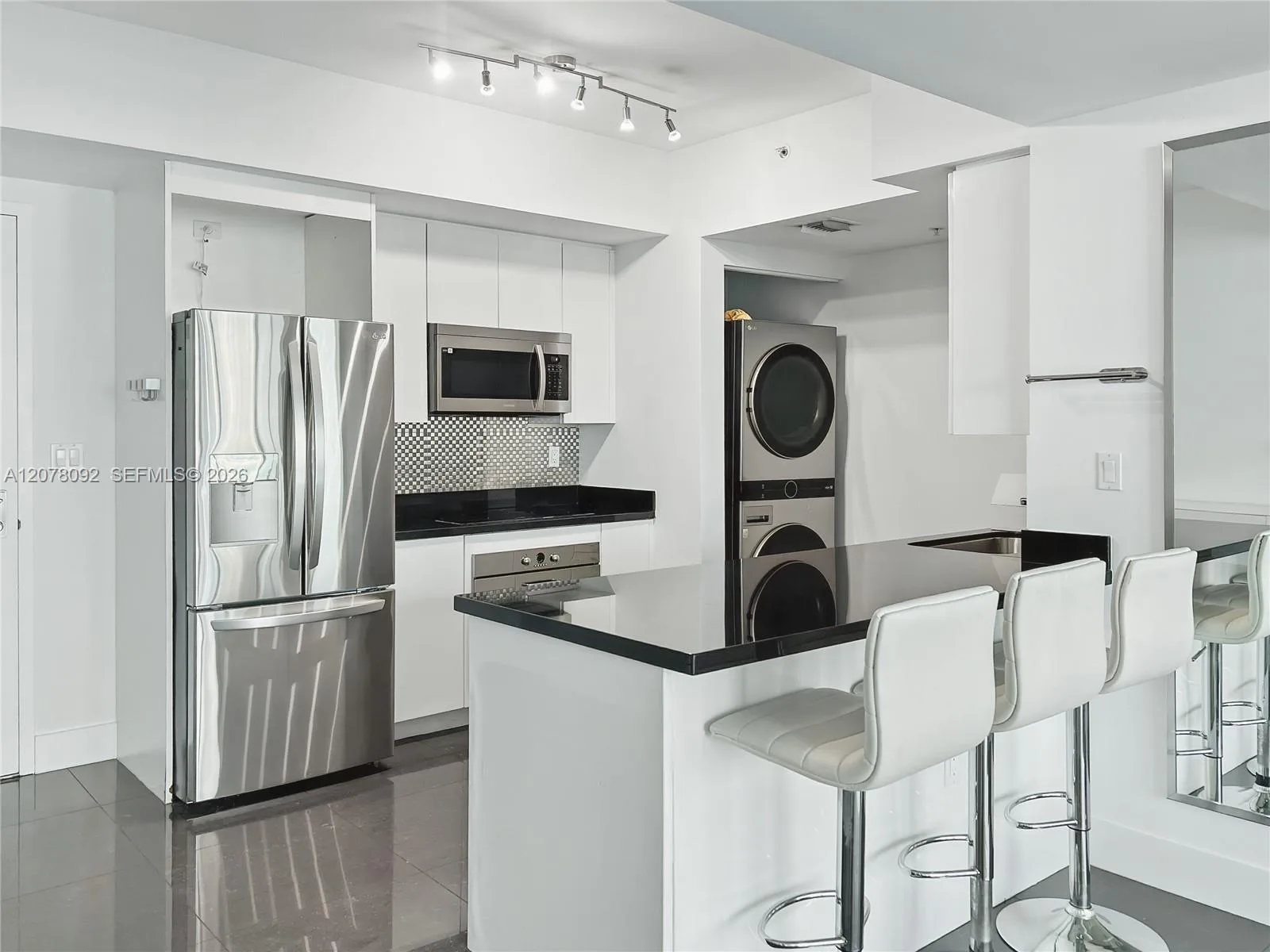 92 SW 3rd St # 2602, Miami, FL 33130 photo 13
