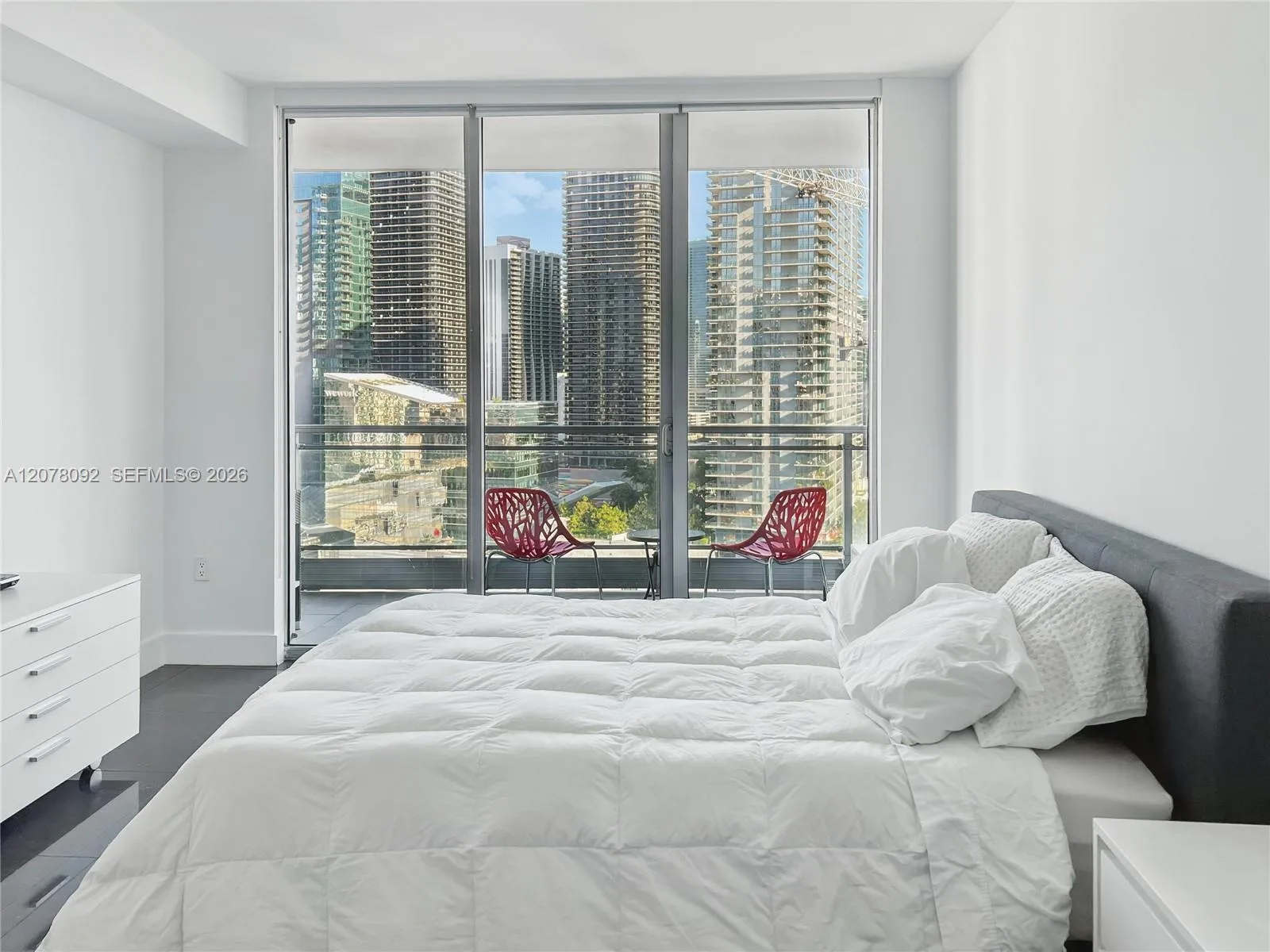 92 SW 3rd St # 2602, Miami, FL 33130 photo 3