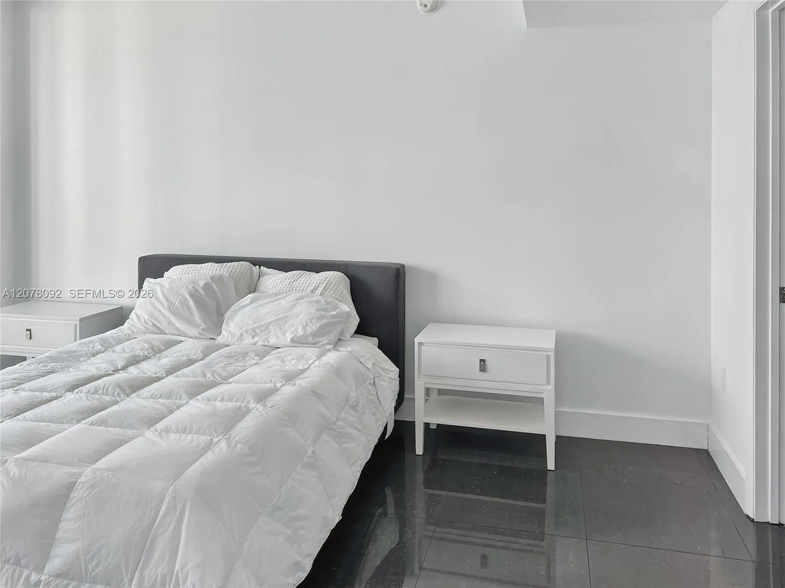 92 SW 3rd St # 2602, Miami, FL 33130 photo 5