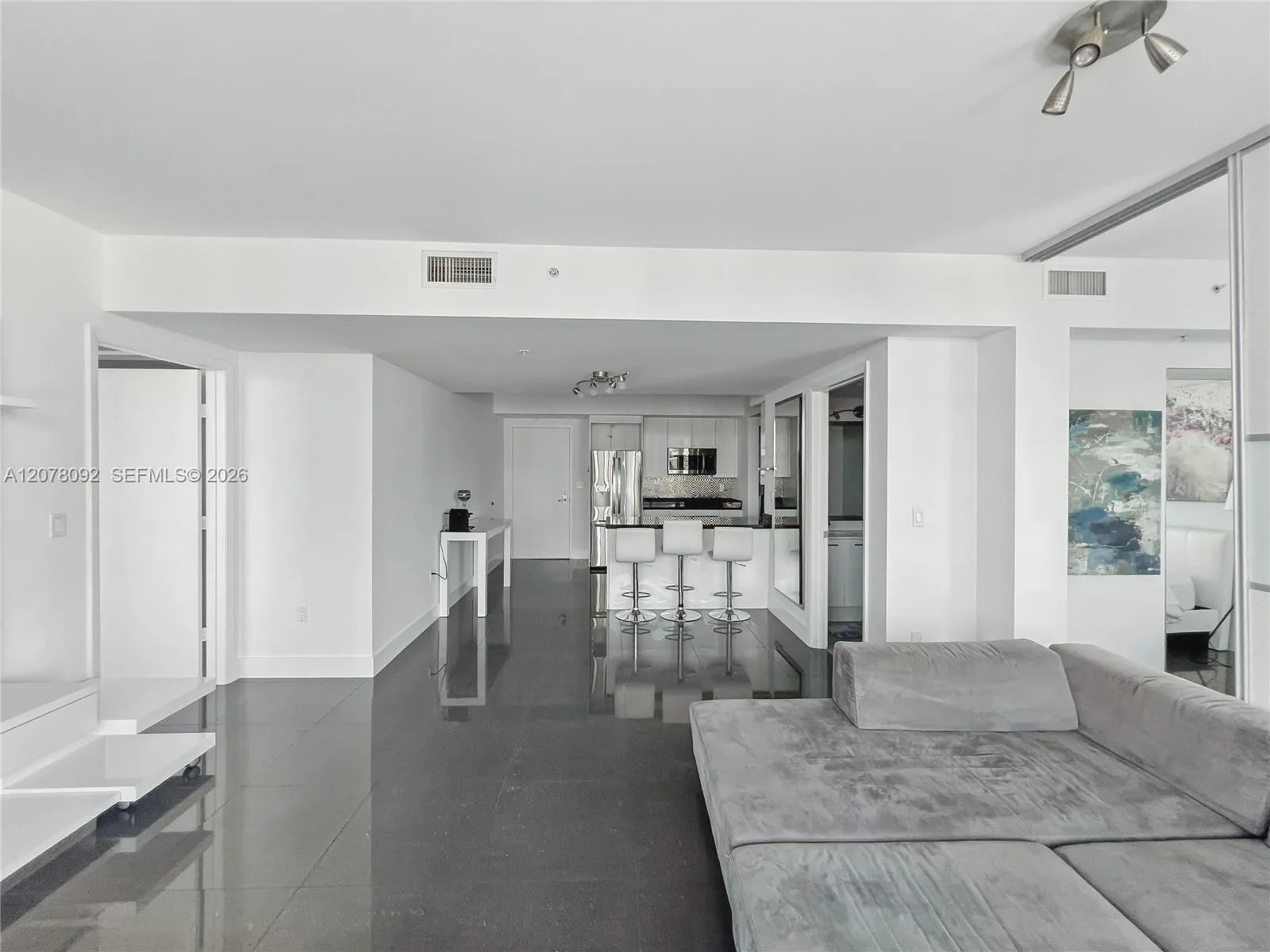 92 SW 3rd St # 2602, Miami, FL 33130 photo 7