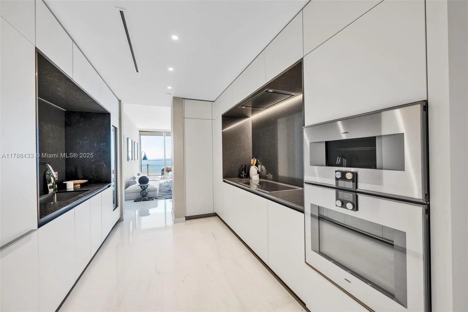 300 Biscayne Blvd Way # 3903, Miami, FL 33131 photo 7