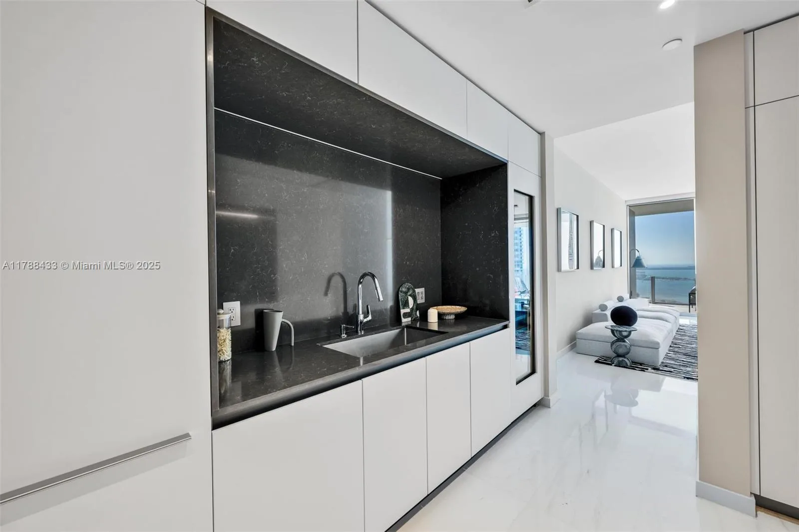 300 Biscayne Blvd Way # 3903, Miami, FL 33131 photo 8