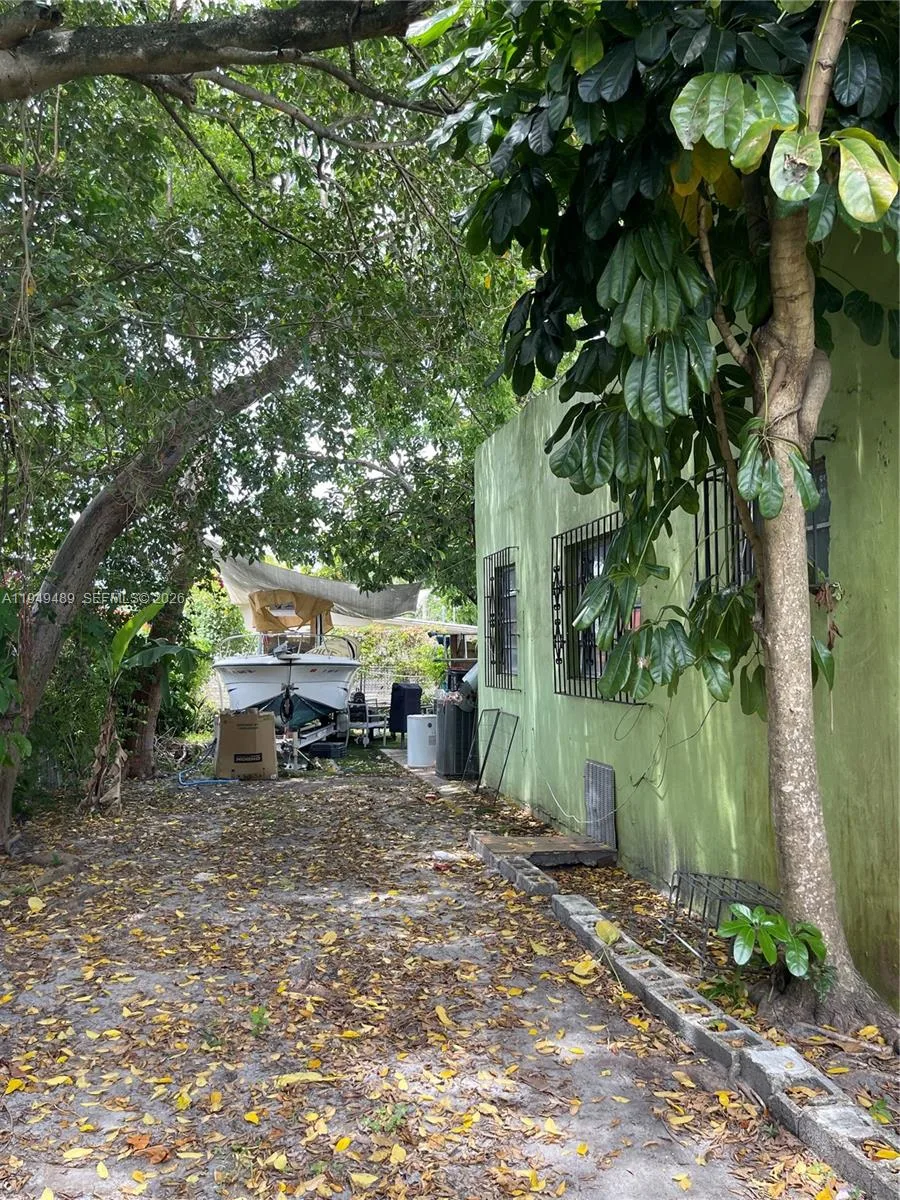 1120 NW 31st St, Miami, FL 33127 photo 3