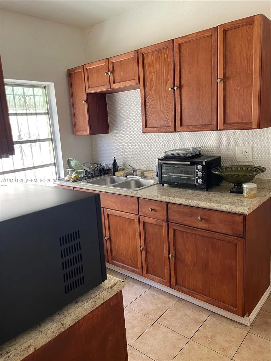 1120 NW 31st St, Miami, FL 33127 photo 6