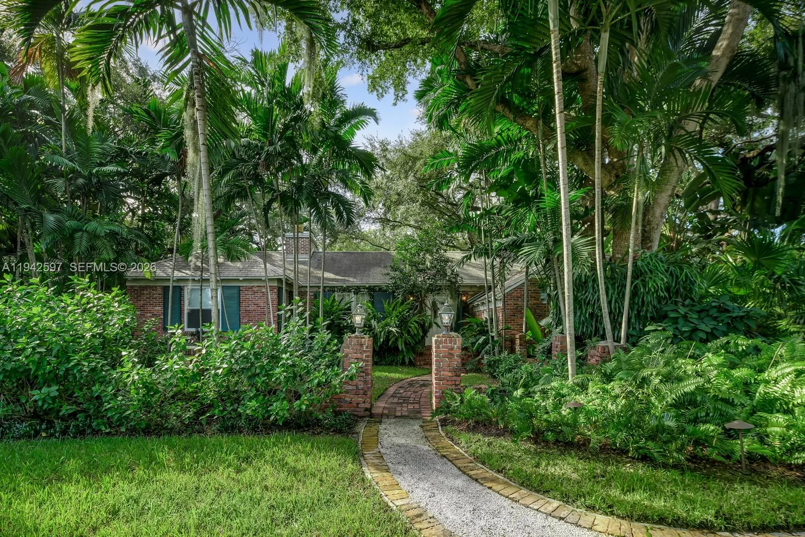 530 Melaleuca Ln, Miami, FL 33137 photo 3