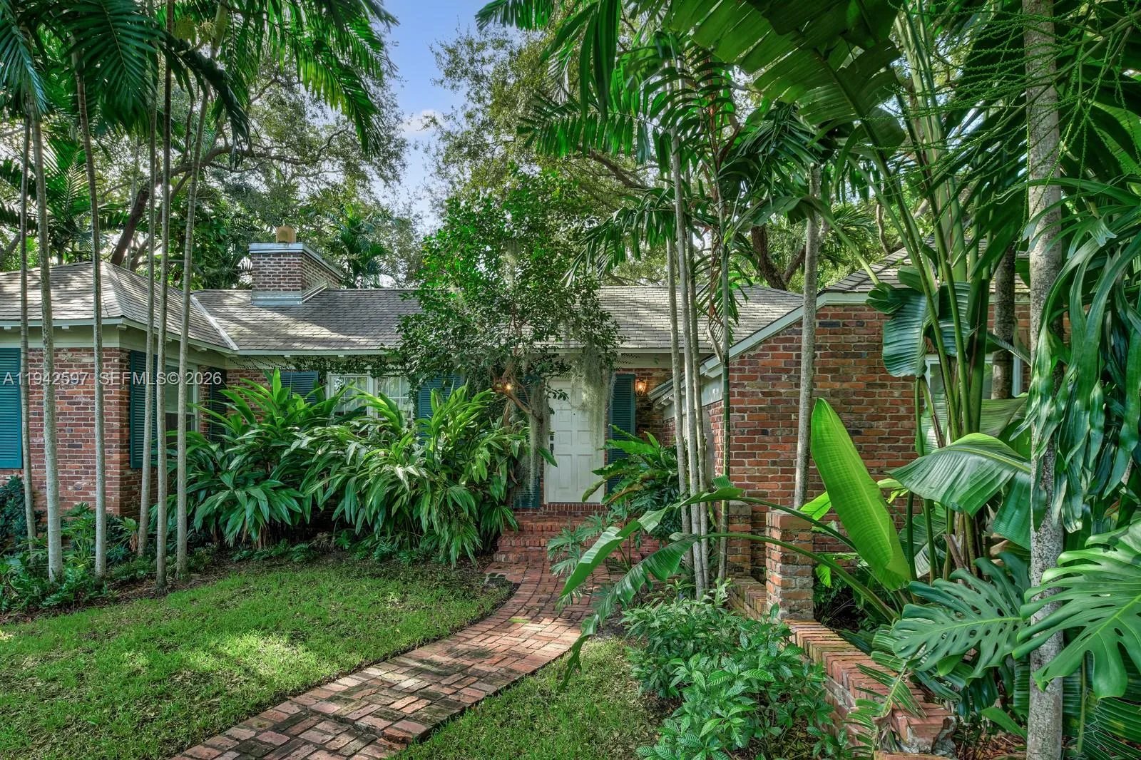 530 Melaleuca Ln, Miami, FL 33137 photo 4