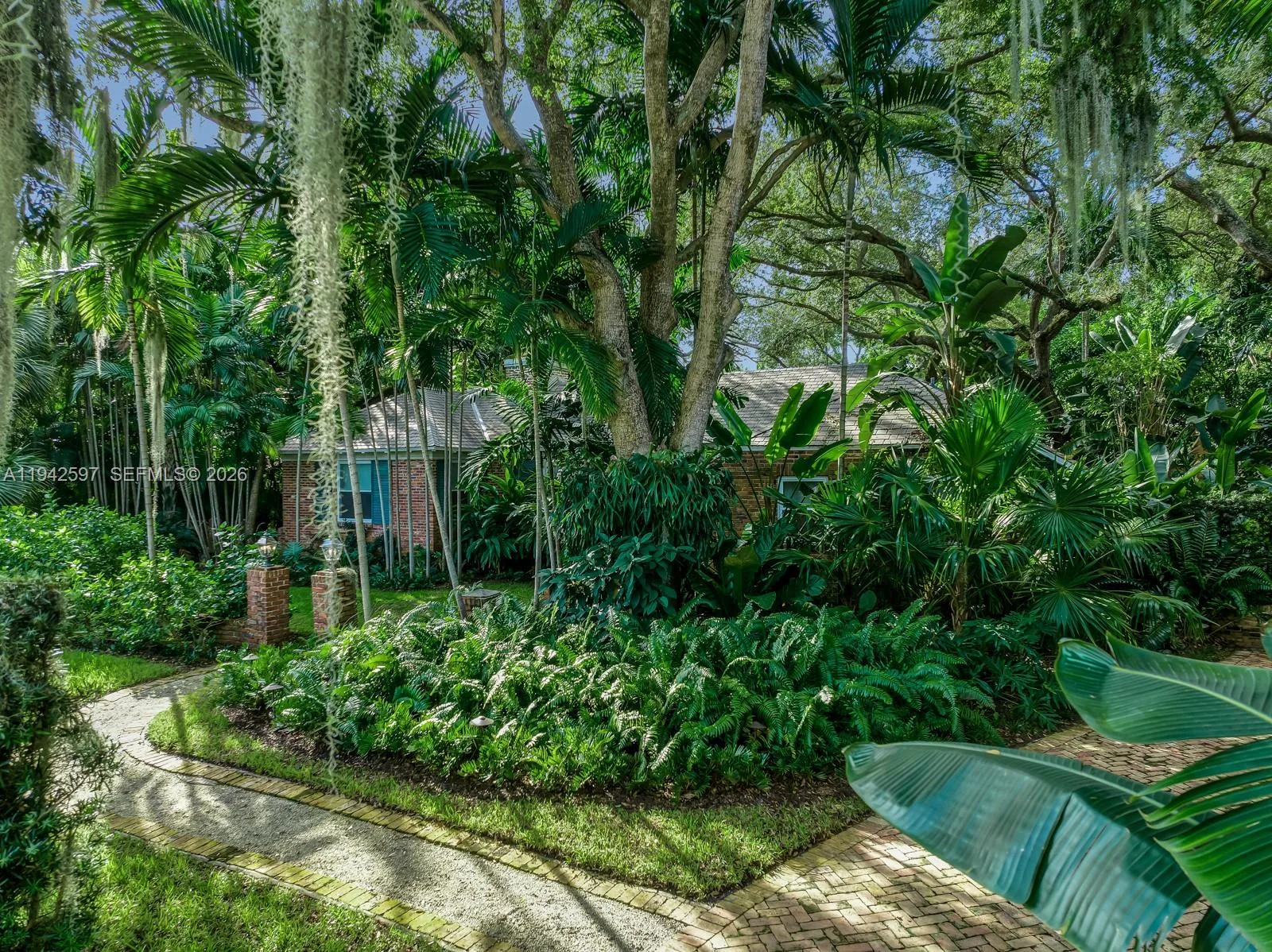 530 Melaleuca Ln, Miami, FL 33137 photo 5