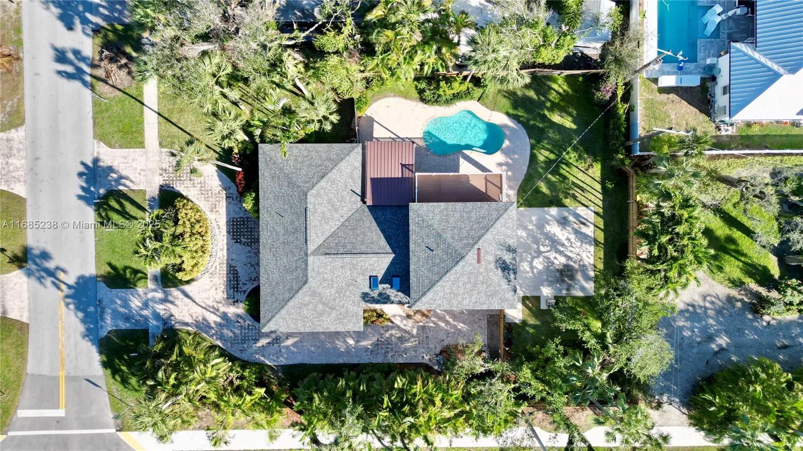 716 Bougainvillea Ln, Vero Beach, FL 32963 photo 2