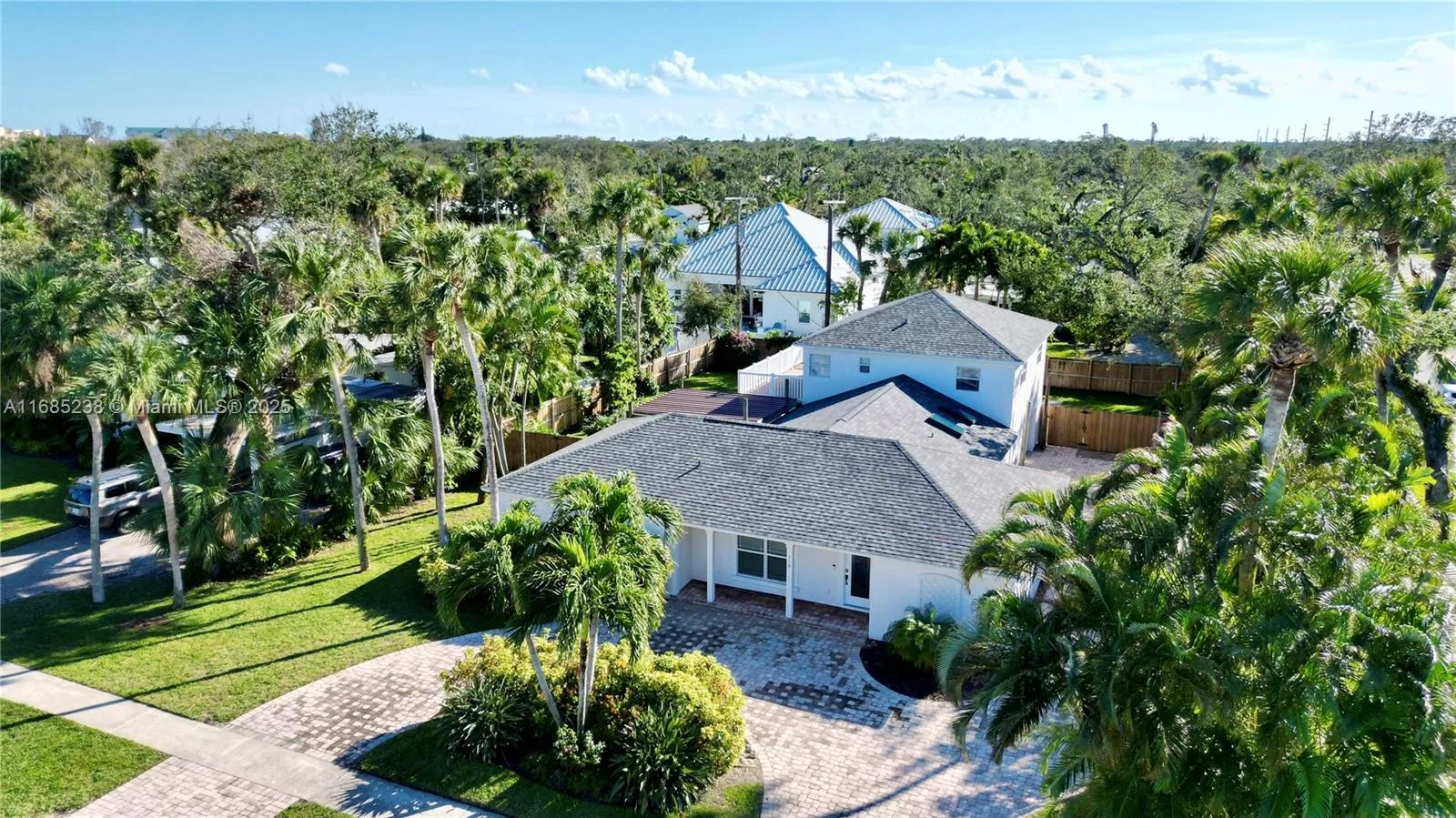 716 Bougainvillea Ln, Vero Beach, FL 32963 photo 3